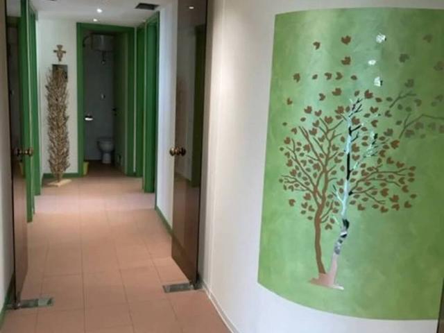 Locale Commerciale in affitto a Marche, Ancona