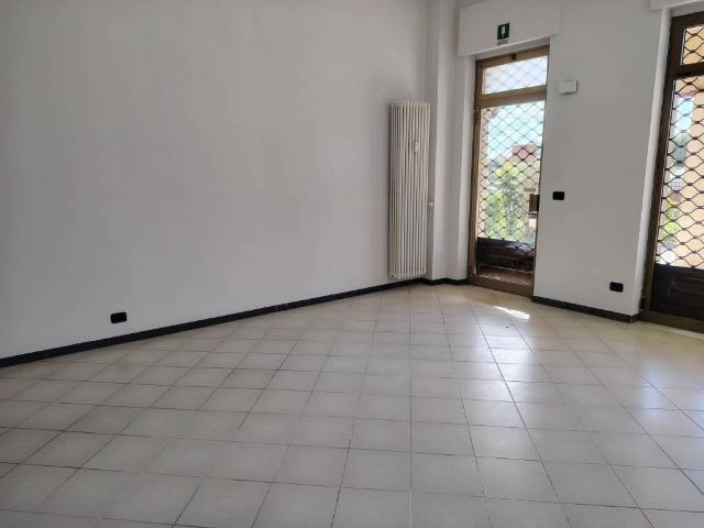Locale Commerciale in affitto a Piemonte, Torino