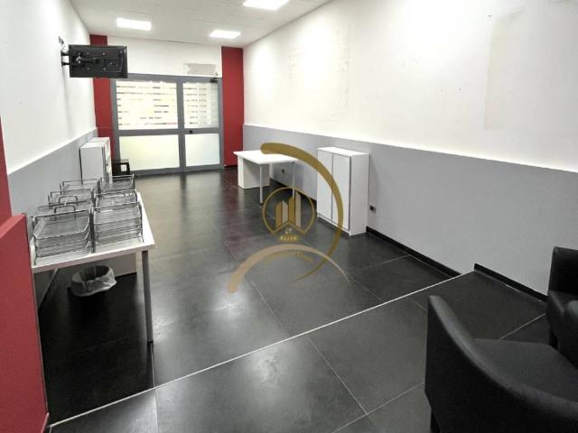 Locale Commerciale in affitto a Puglia, Barletta-andria-trani
