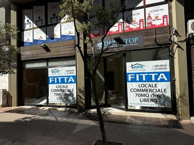 Locale Commerciale in affitto a Puglia, Barletta-andria-trani