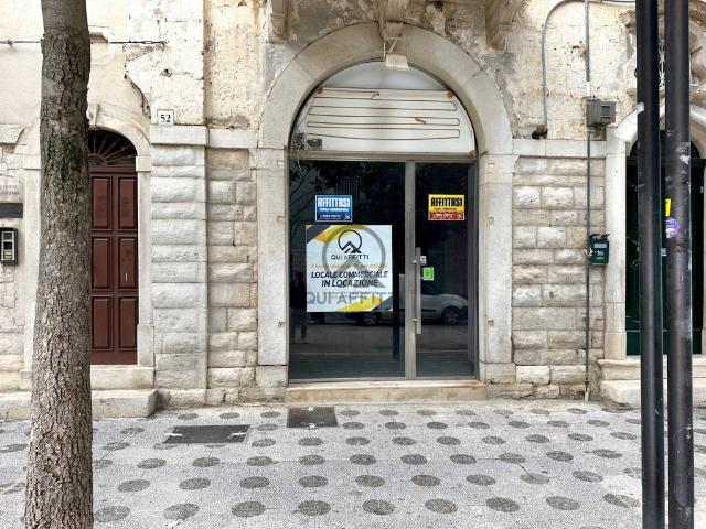 Locale Commerciale in affitto a Puglia, Barletta-andria-trani