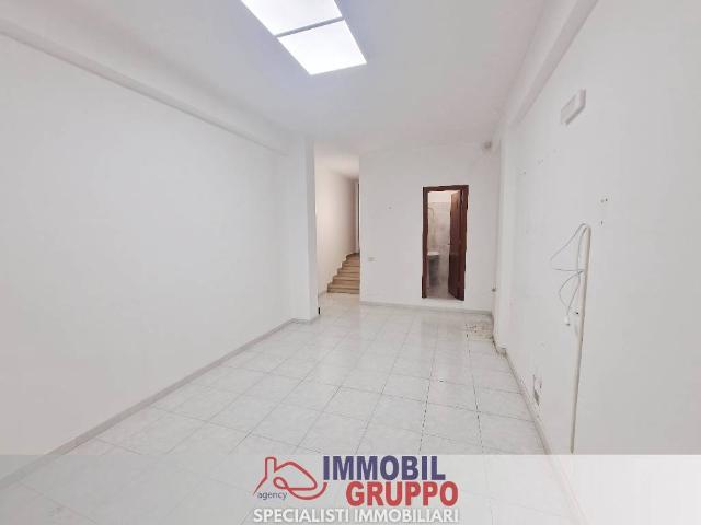 Locale Commerciale in affitto a Puglia, Barletta-andria-trani