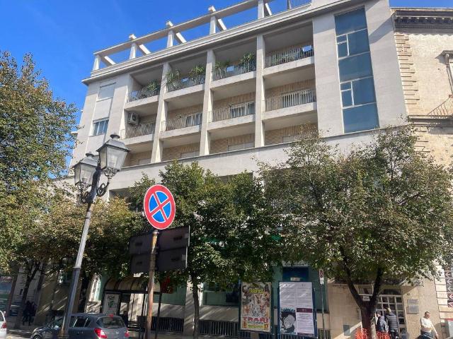 Locale Commerciale in affitto a Puglia, Barletta-andria-trani