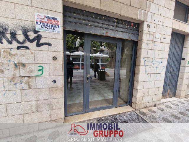 Locale Commerciale in affitto a Puglia, Barletta-andria-trani