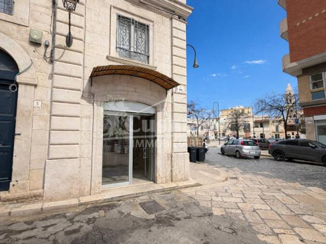 Locale Commerciale in affitto a Puglia, Barletta-andria-trani