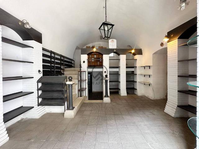 Locale Commerciale in affitto a Puglia, Barletta-andria-trani
