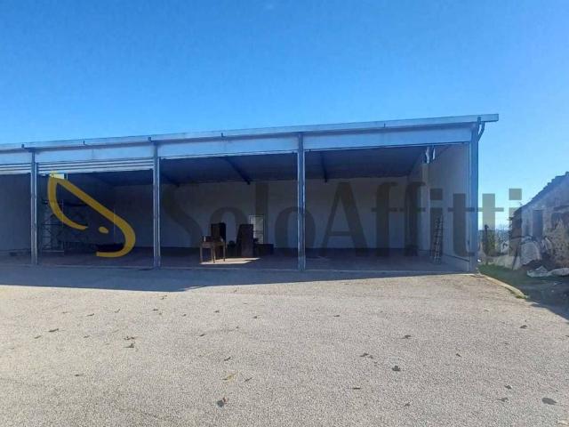 Locale Commerciale in affitto a Crocicchie, Anguillara Sabazia