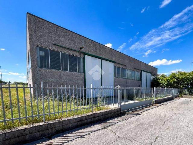 Locale Commerciale in affitto a Annicco, Lombardia