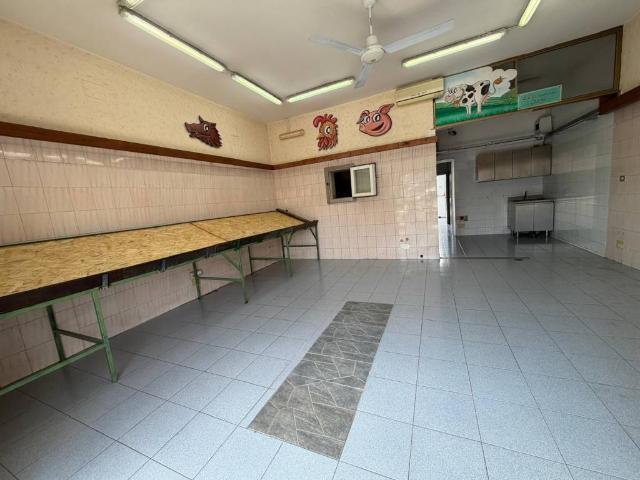 Locale Commerciale in affitto a Anzio Due, Roma Capitale
