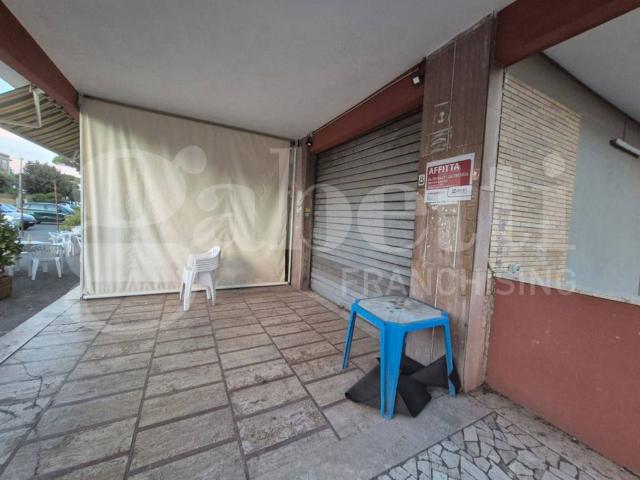 Locale Commerciale in affitto a Lido di Enea, Roma Capitale