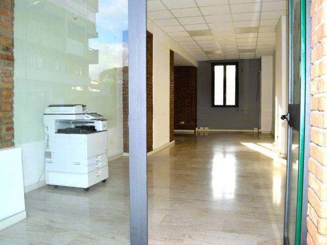 Locale Commerciale in affitto a Lido di Enea, Roma Capitale