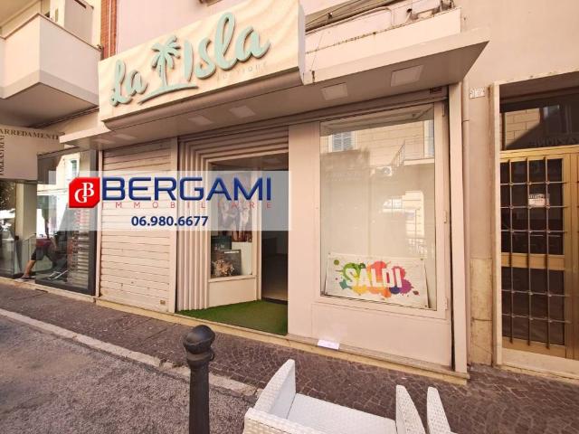 Locale Commerciale in affitto a Anzio Colonia, Roma Capitale