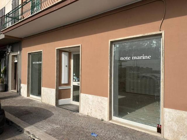 Locale Commerciale in affitto a Anzio Colonia, Roma Capitale