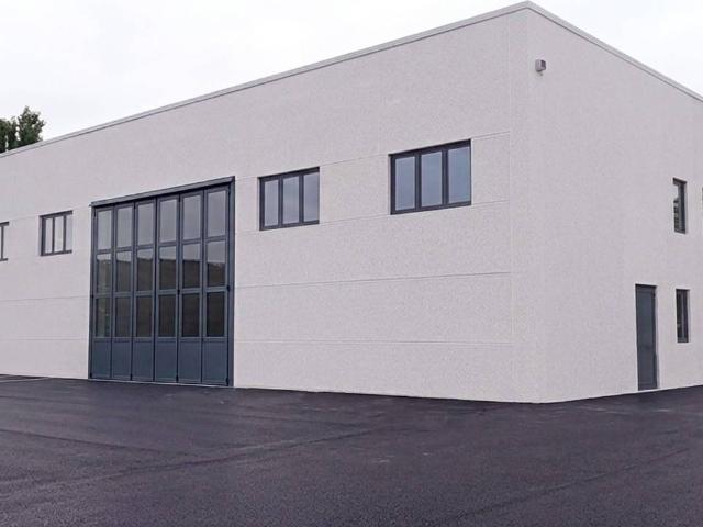 Locale Commerciale in affitto a Unione dei comuni Valli del Reno, Lavino e Samoggia, Reggio Emilia