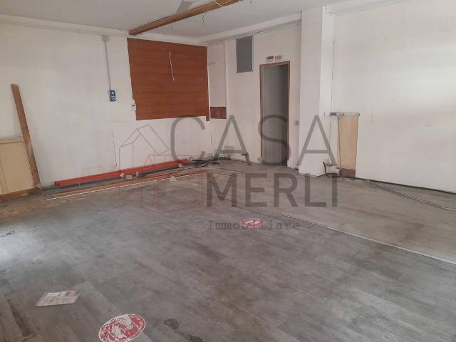Locale Commerciale in affitto a Aosta, Le Gotrau