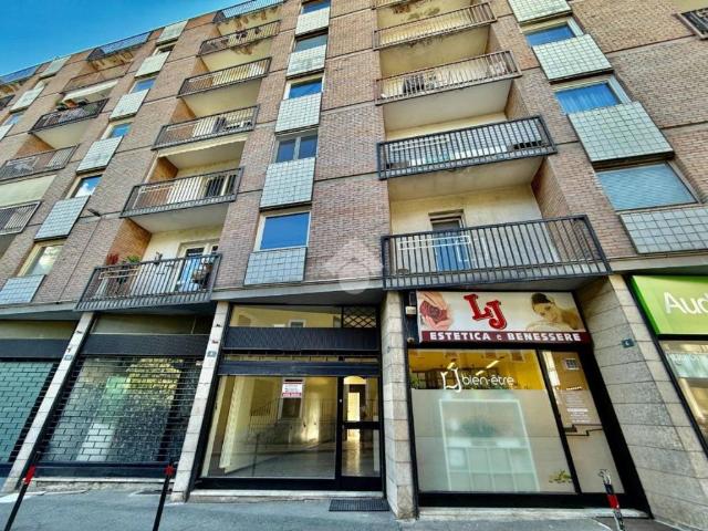 Locale Commerciale in affitto a Aosta