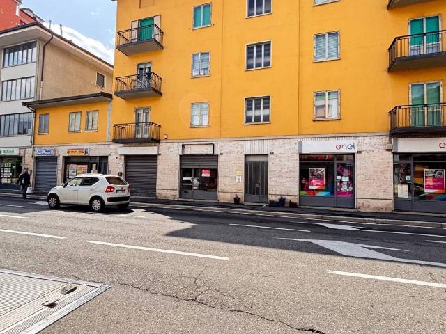 Locale Commerciale in affitto a Aosta, Le Gotrau