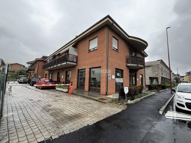Locale Commerciale in affitto a Aosta
