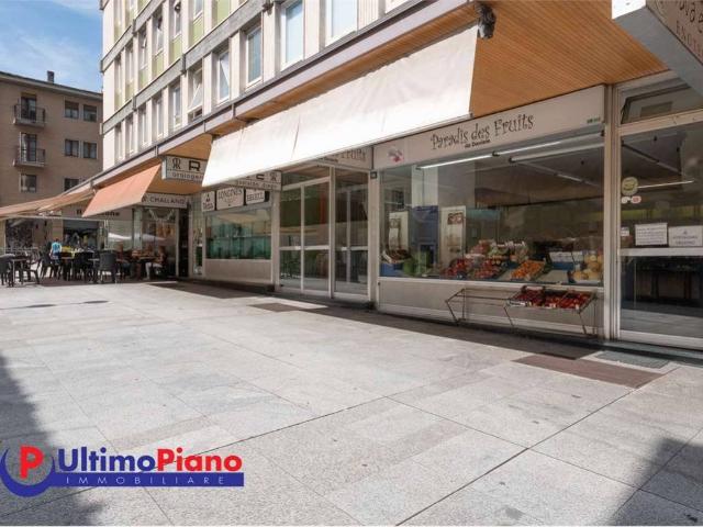 Locale Commerciale in affitto a Aosta