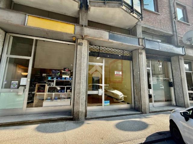 Locale Commerciale in affitto a Aosta