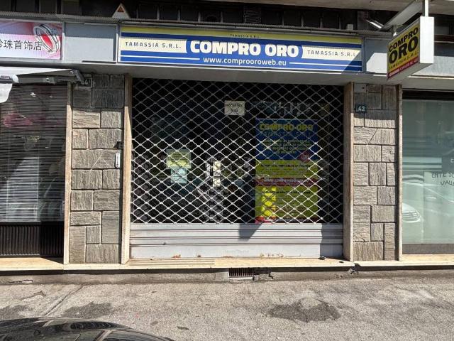 Locale Commerciale in affitto a Le Gotrau, Aosta