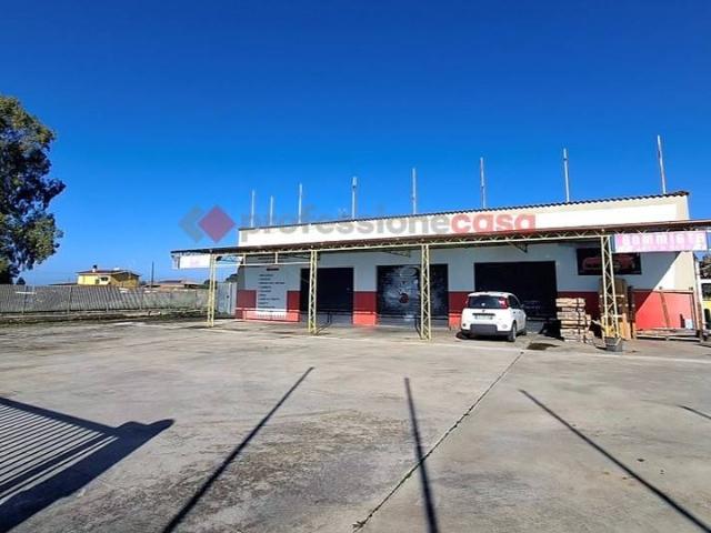 Locale Commerciale in affitto a Aprilia, Lazio