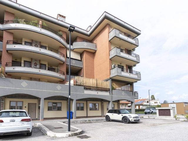 Locale Commerciale in affitto a Pavino, Aprilia