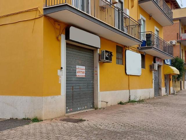 Locale Commerciale in affitto a Aprilia, Lazio