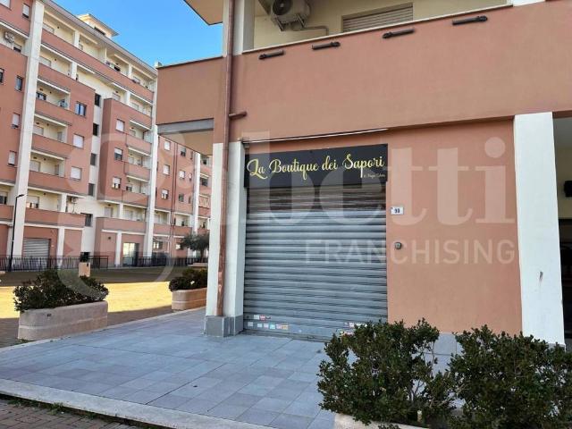 Locale Commerciale in affitto a Aprilia, Lazio