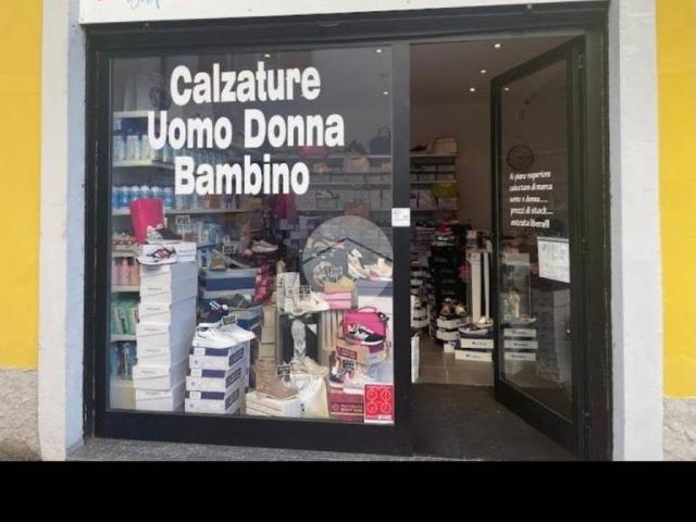 Locale Commerciale in affitto a Arcene, Bergamo