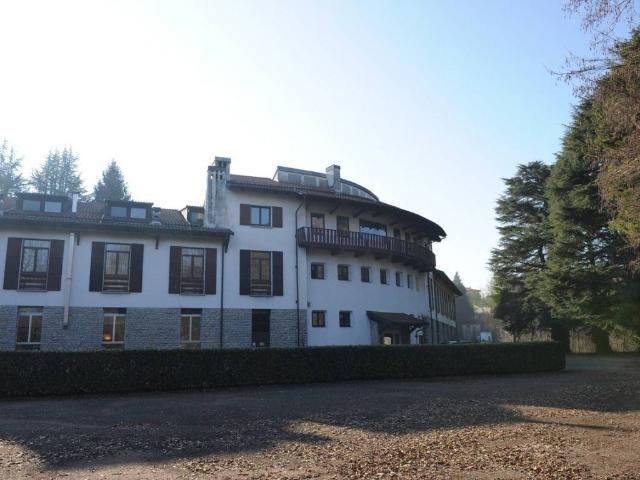 Locale Commerciale in affitto a Brenno Useria, Arcisate