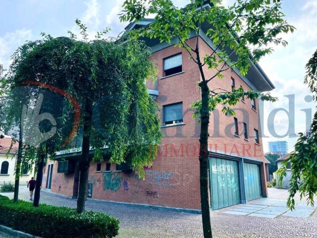 Locale Commerciale in affitto a Arcore, Lombardia