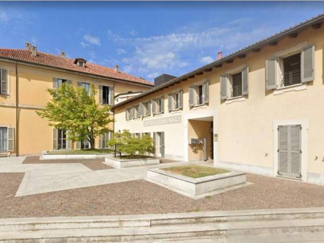 Locale Commerciale in affitto a Arcore, Lombardia