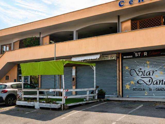 Locale Commerciale in affitto a Roma Capitale, Lazio