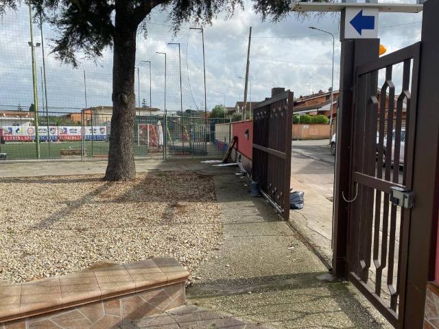 Locale Commerciale in affitto a Nuova Florida, Roma Capitale