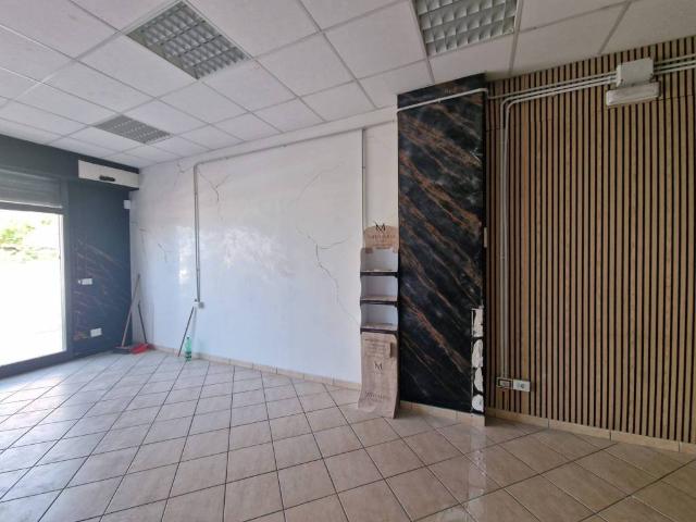 Locale Commerciale in affitto a Nuova Florida, Roma Capitale