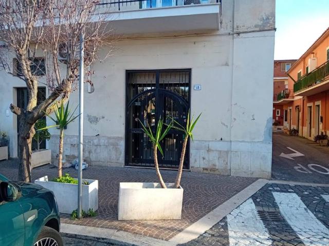 Locale Commerciale in affitto a Roma Capitale, Lazio