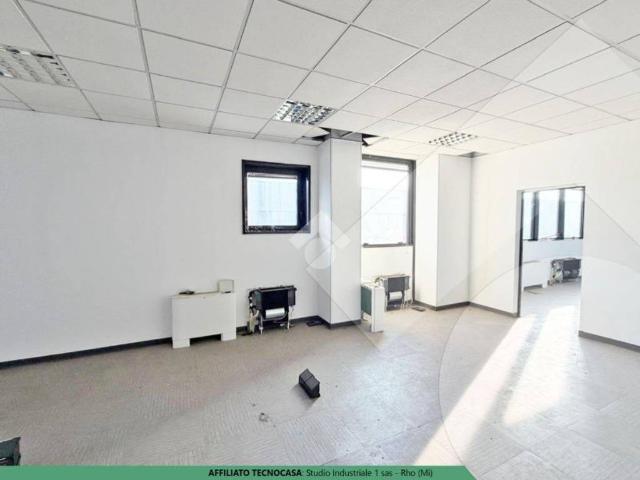 Locale Commerciale in affitto a Zona Industriale Arese Sud, Arese