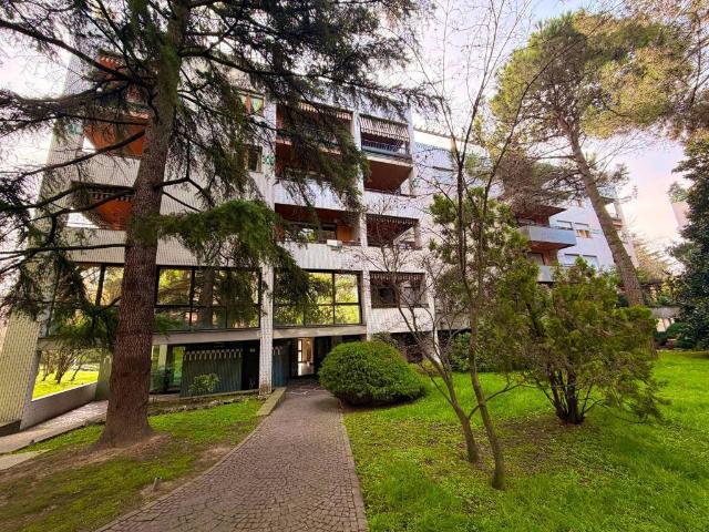 Locale Commerciale in affitto a Le Villette, Arese