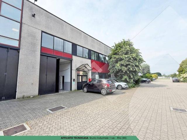Locale Commerciale in affitto a Arese, Lombardia