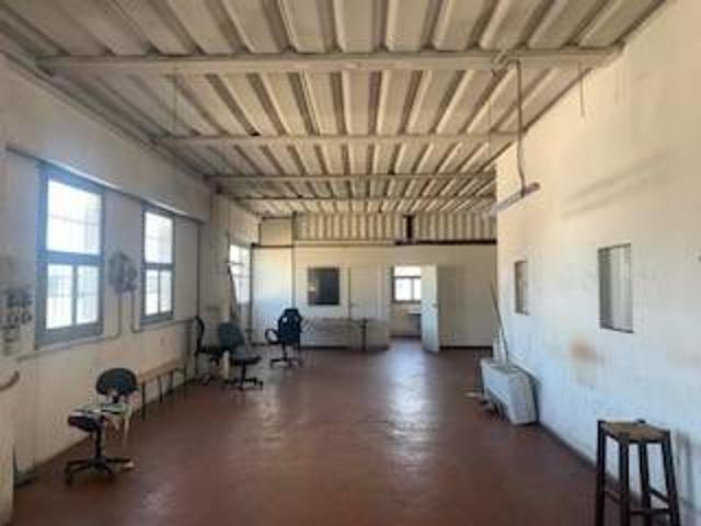 Locale Commerciale in affitto a Chiani, Palazzo Del Pero
