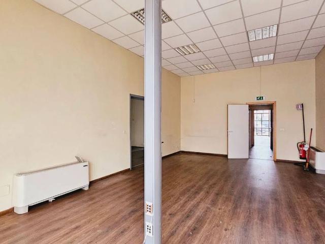 Locale Commerciale in affitto a San Leo, Palazzo Del Pero
