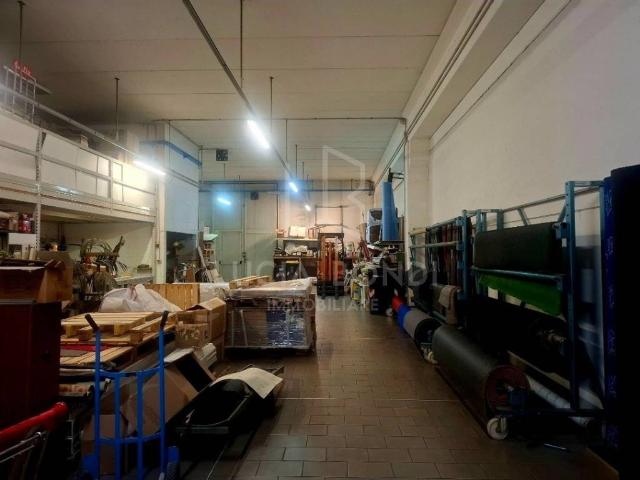 Locale Commerciale in affitto a San Leo, Palazzo Del Pero