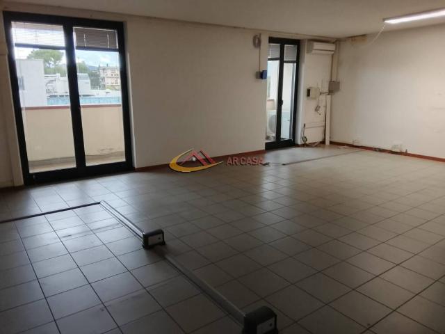 Locale Commerciale in affitto a San Leo, Palazzo Del Pero