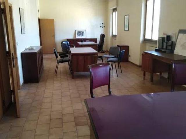 Locale Commerciale in affitto a San Leo, Palazzo Del Pero