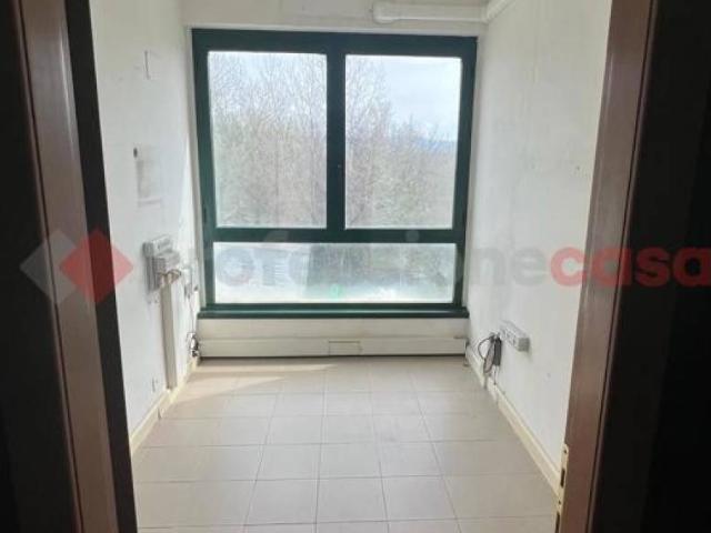 Locale Commerciale in affitto a Arezzo