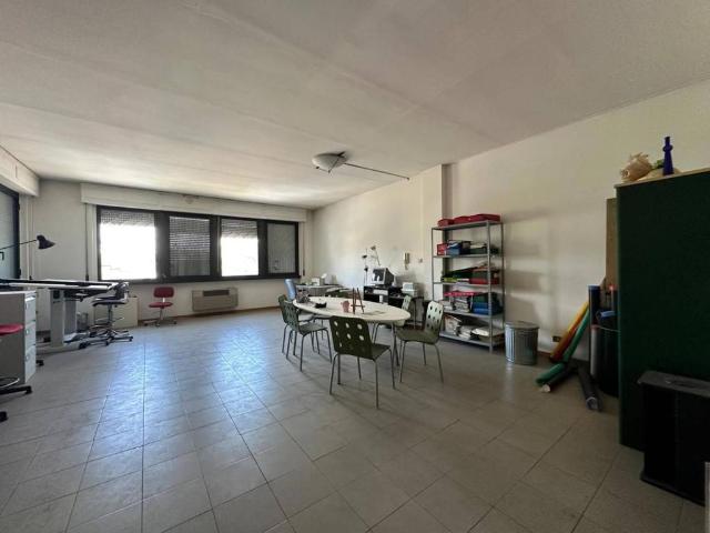 Locale Commerciale in affitto a San Leo, Palazzo Del Pero