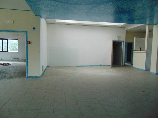 Locale Commerciale in affitto a Ponte Buriano, Palazzo Del Pero
