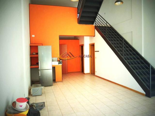 Locale Commerciale in affitto a San Leo, Palazzo Del Pero