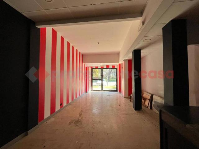 Locale Commerciale in affitto a San Leo, Palazzo Del Pero